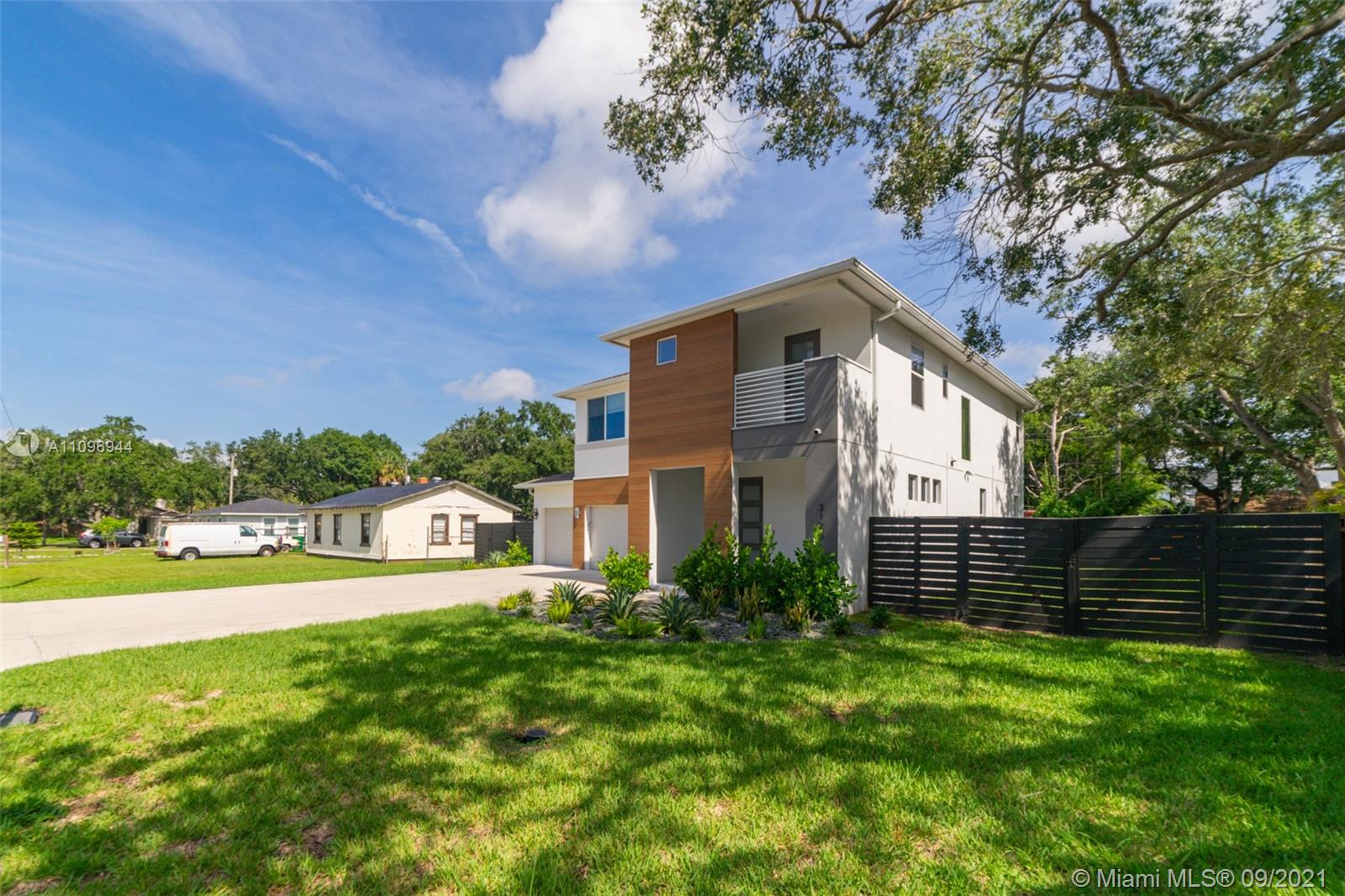 Tropical Pines - Residential
