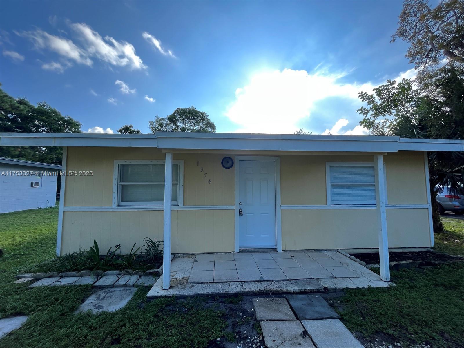 1354 Sw 26th Ave, Fort Lauderdale, Broward County, Florida - 2 Bedrooms  
2 Bathrooms - 