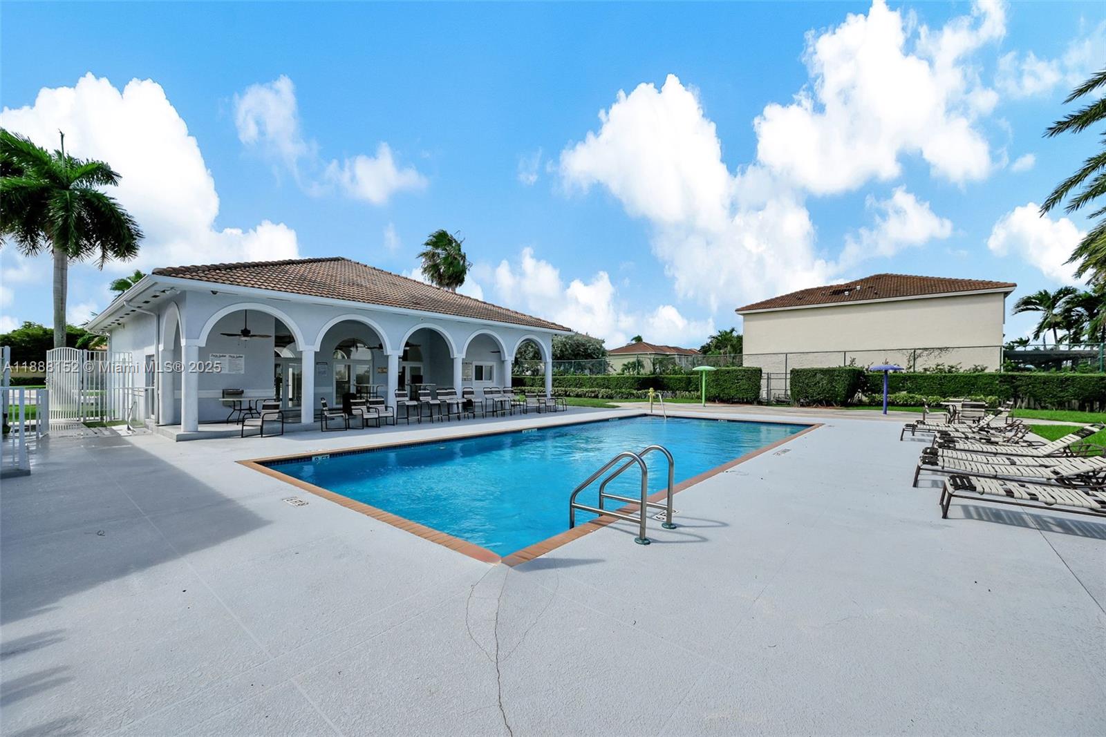 PRECIOUS HOMES AT TWIN LA - Residential