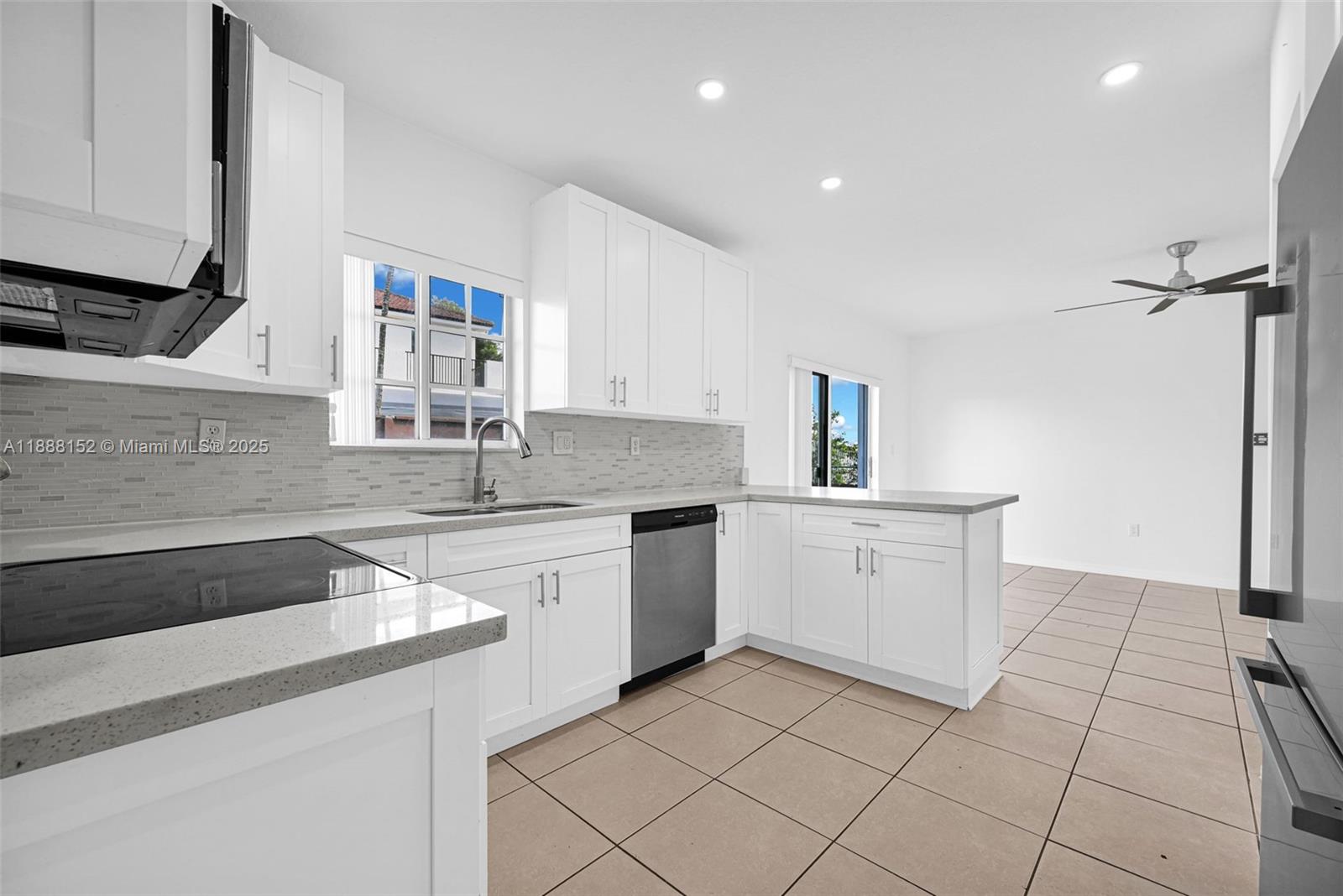 PRECIOUS HOMES AT TWIN LA - Residential