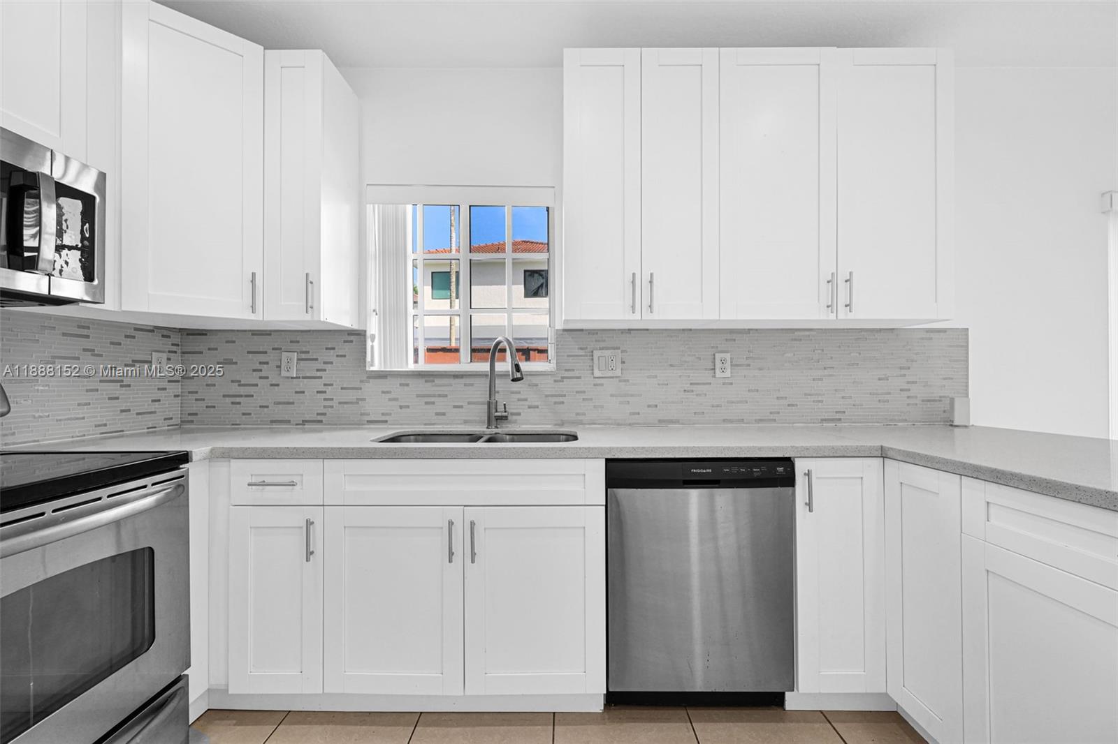 PRECIOUS HOMES AT TWIN LA - Residential