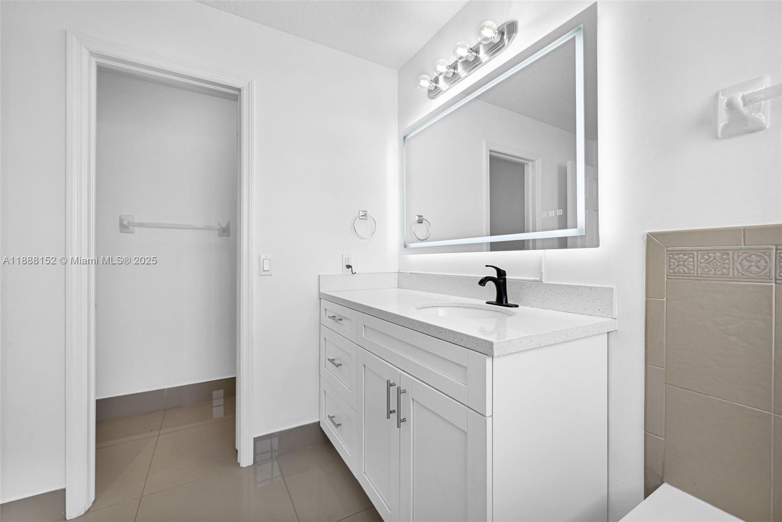 PRECIOUS HOMES AT TWIN LA - Residential