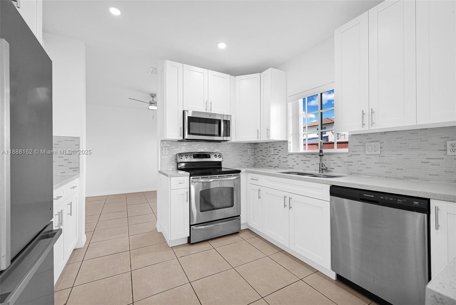 PRECIOUS HOMES AT TWIN LA - Residential