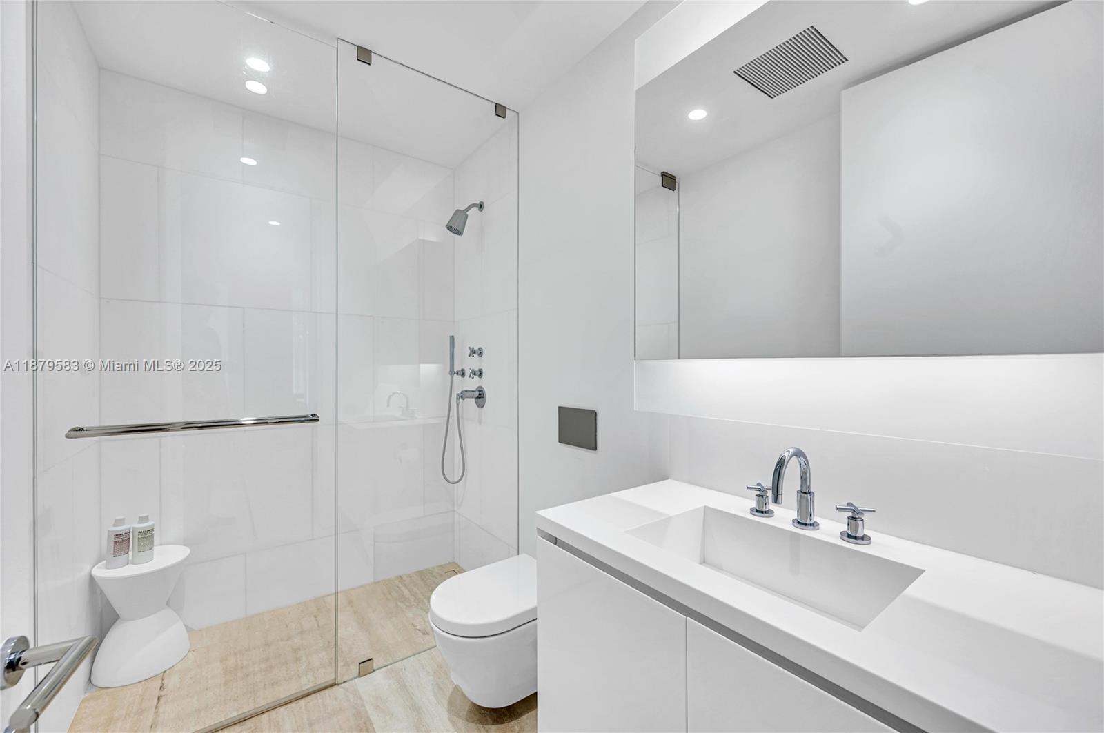 SURF CLUB CONDO - Residential