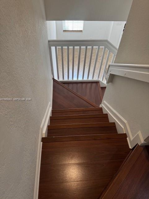 MANDARIN LAKES - Residential