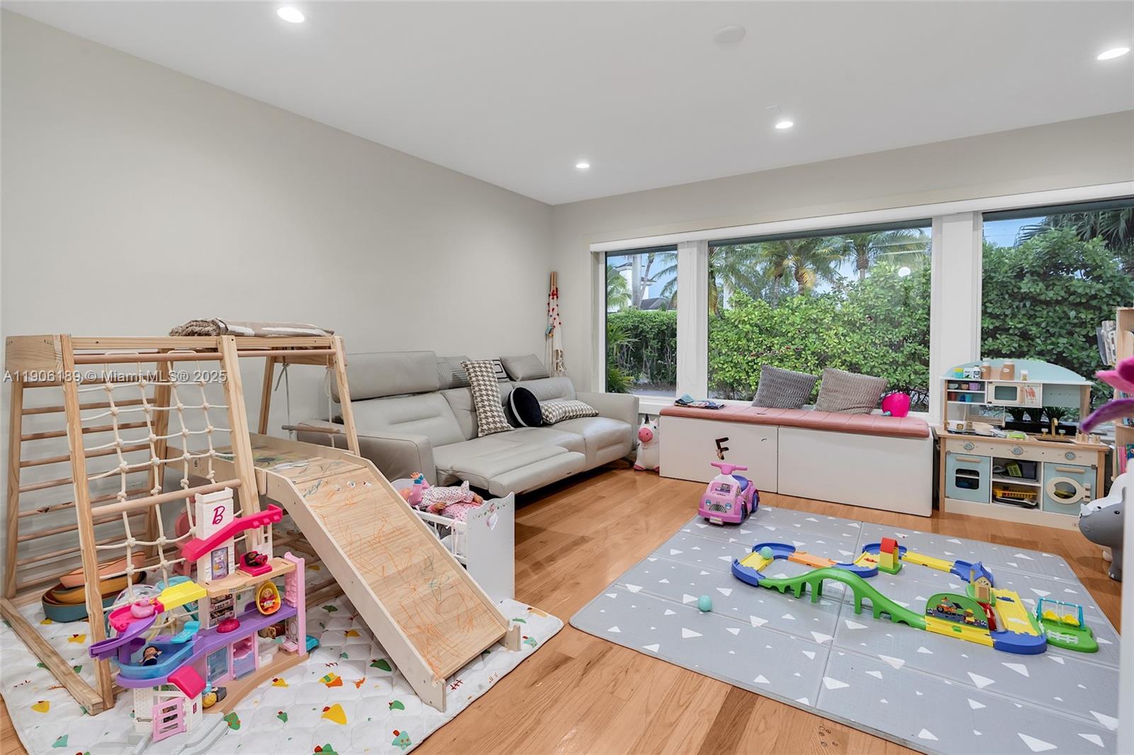 HAMMOCK OAKS HARBOR SEC 2 - Residential Lease