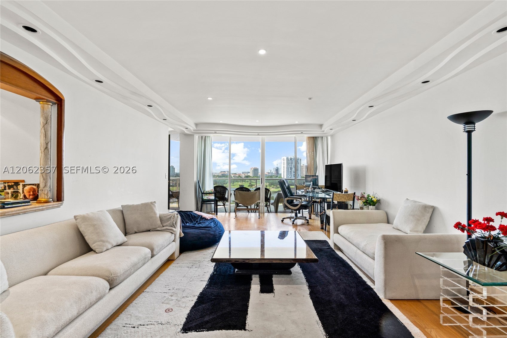 20281 E Country Club Dr 909