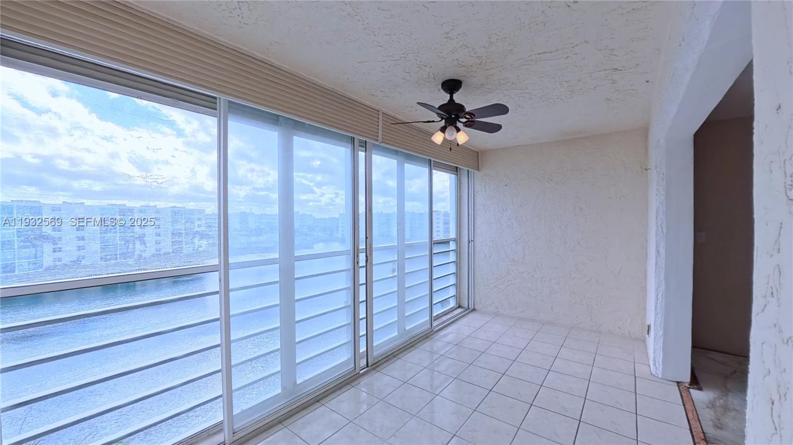 MEADOWBROOK LAKES VIEW CO - Residential