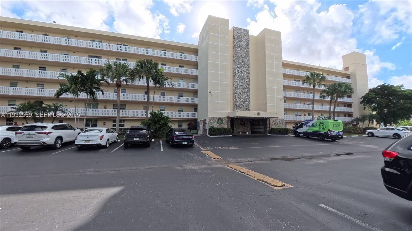 MEADOWBROOK LAKES VIEW CO - Residential