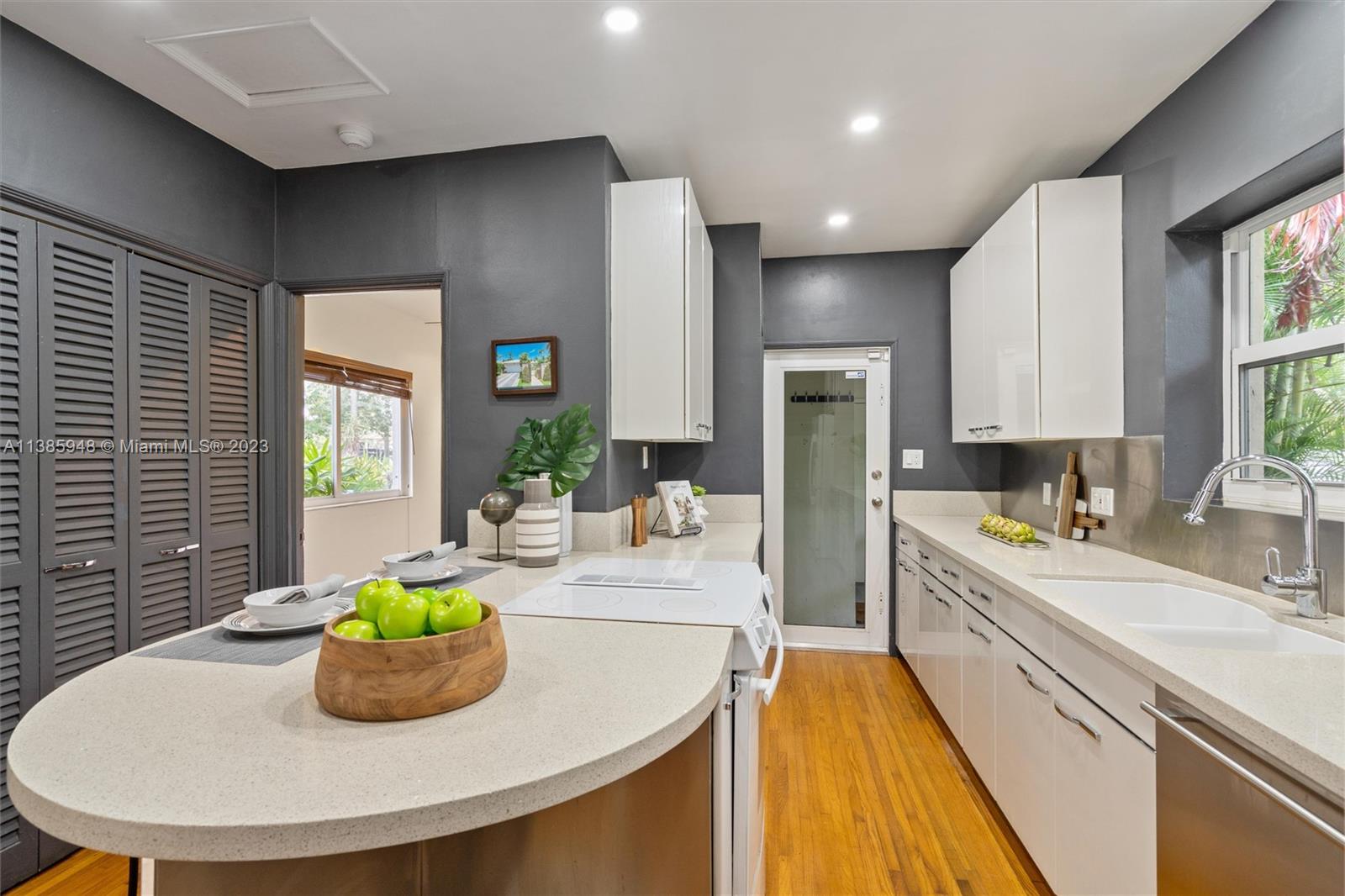 BEACH VIEW ADDN - Residential