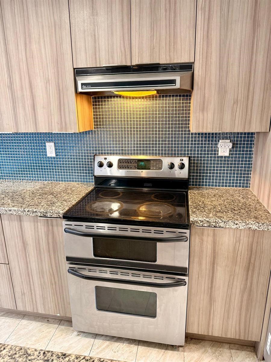 TOWNHOUSES AT JACARANDA C - Residential Lease