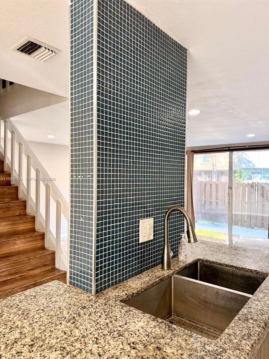 TOWNHOUSES AT JACARANDA C - Residential Lease