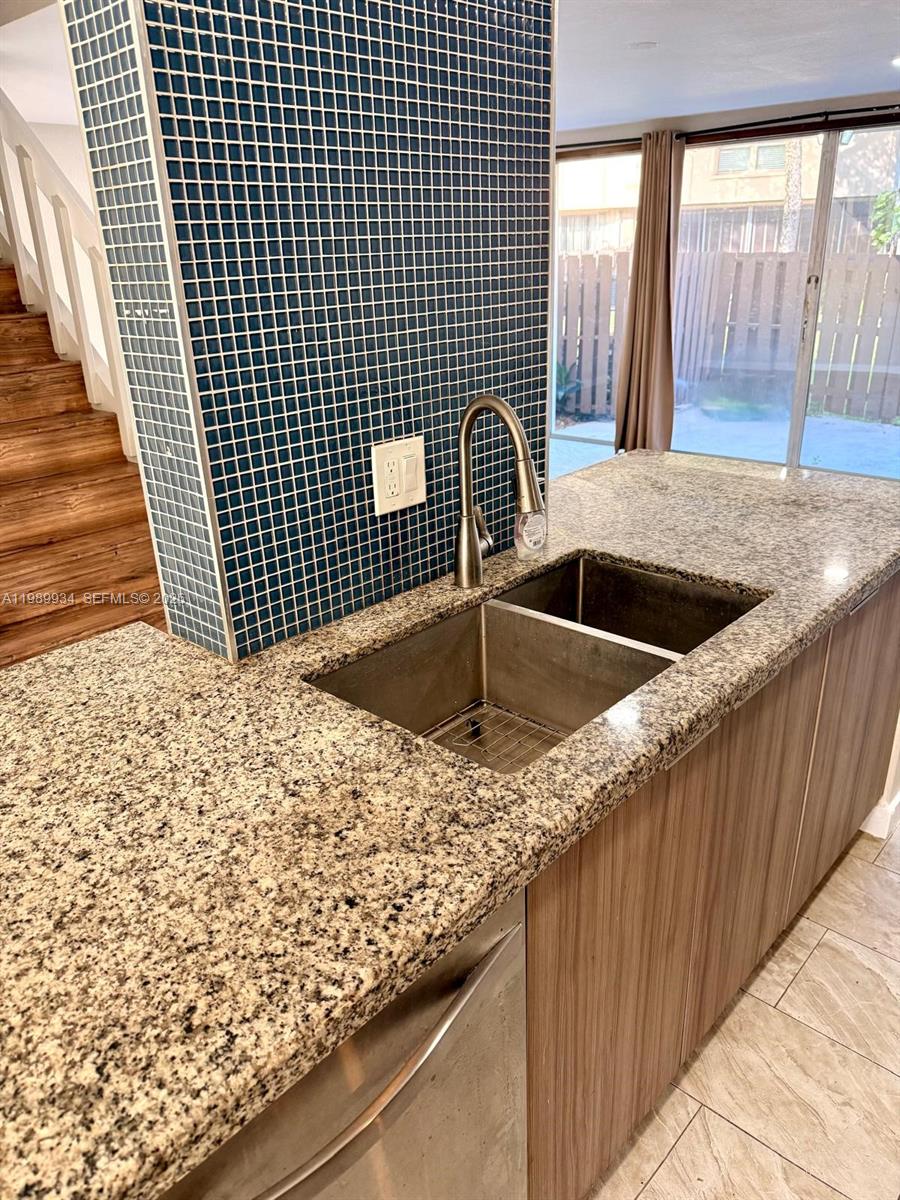 TOWNHOUSES AT JACARANDA C - Residential Lease