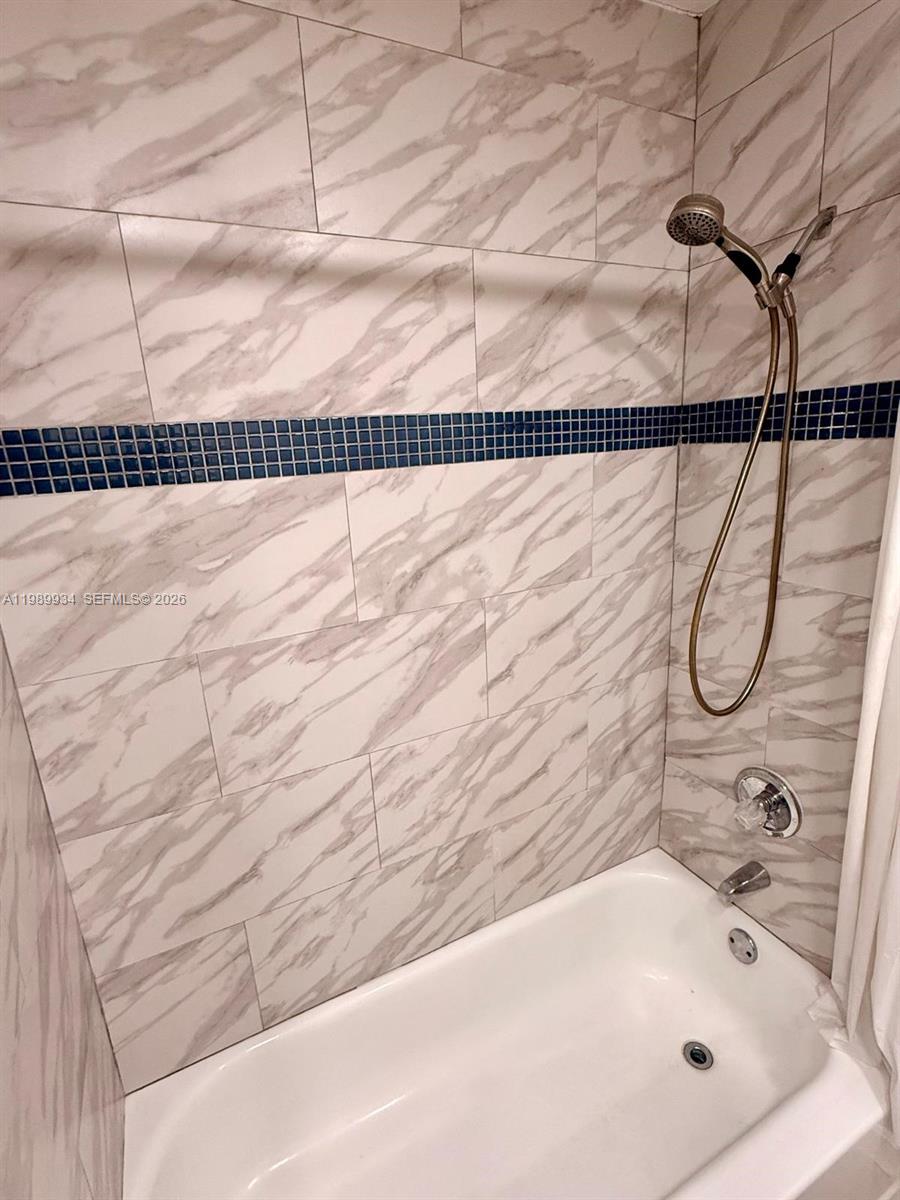 TOWNHOUSES AT JACARANDA C - Residential Lease