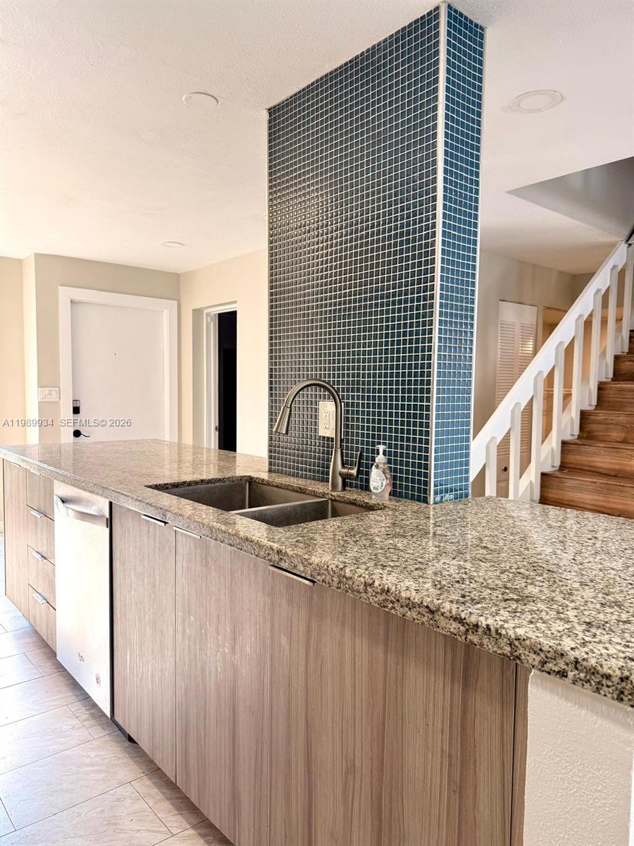 TOWNHOUSES AT JACARANDA C - Residential Lease