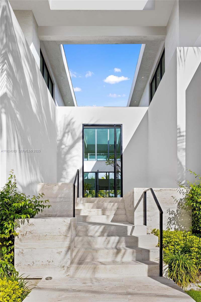 BELLE MEADE 1ST ADDN - Residential Lease