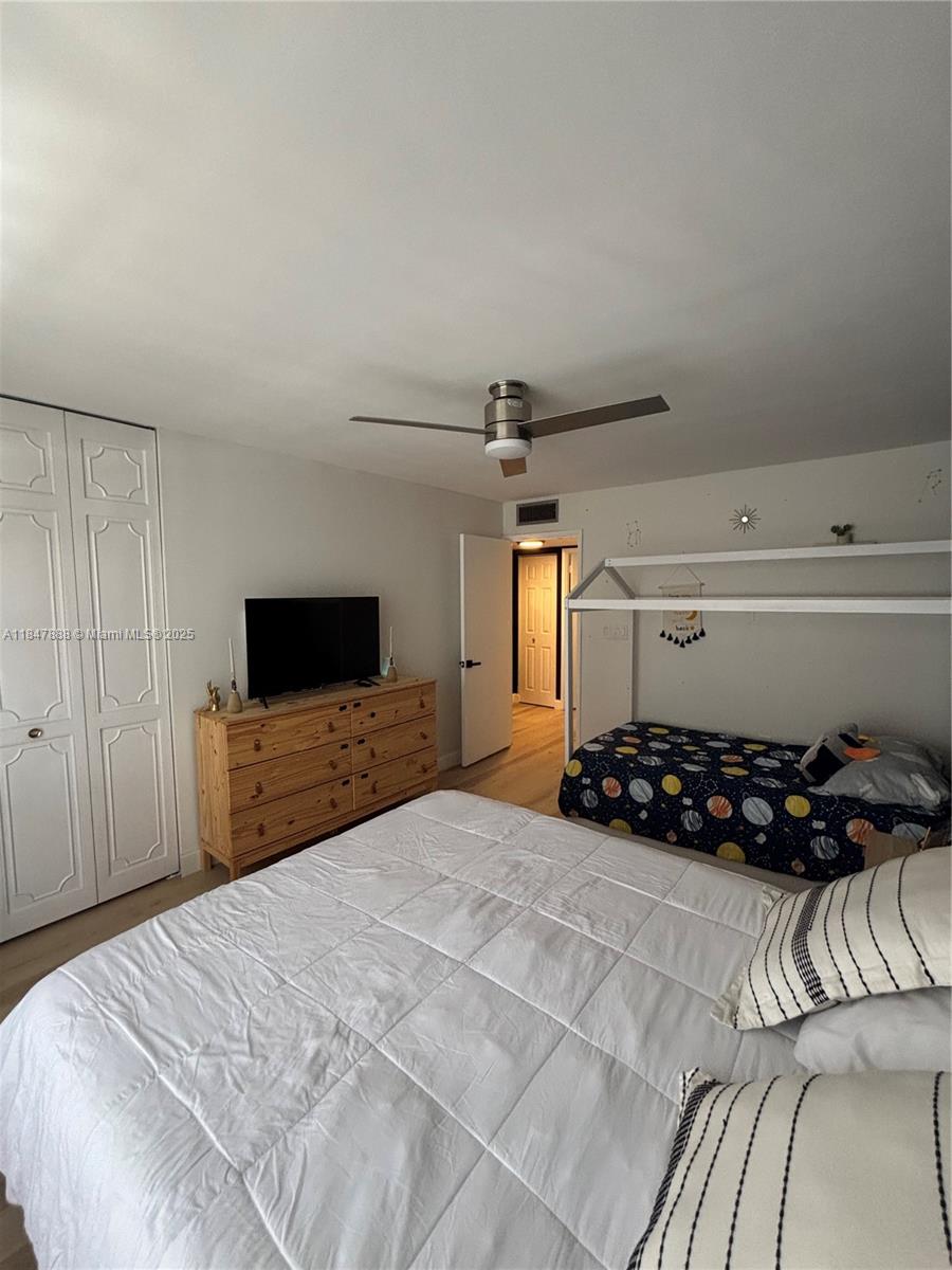 RACQUET CLUB - Residential