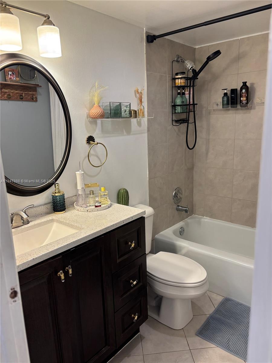 RACQUET CLUB - Residential