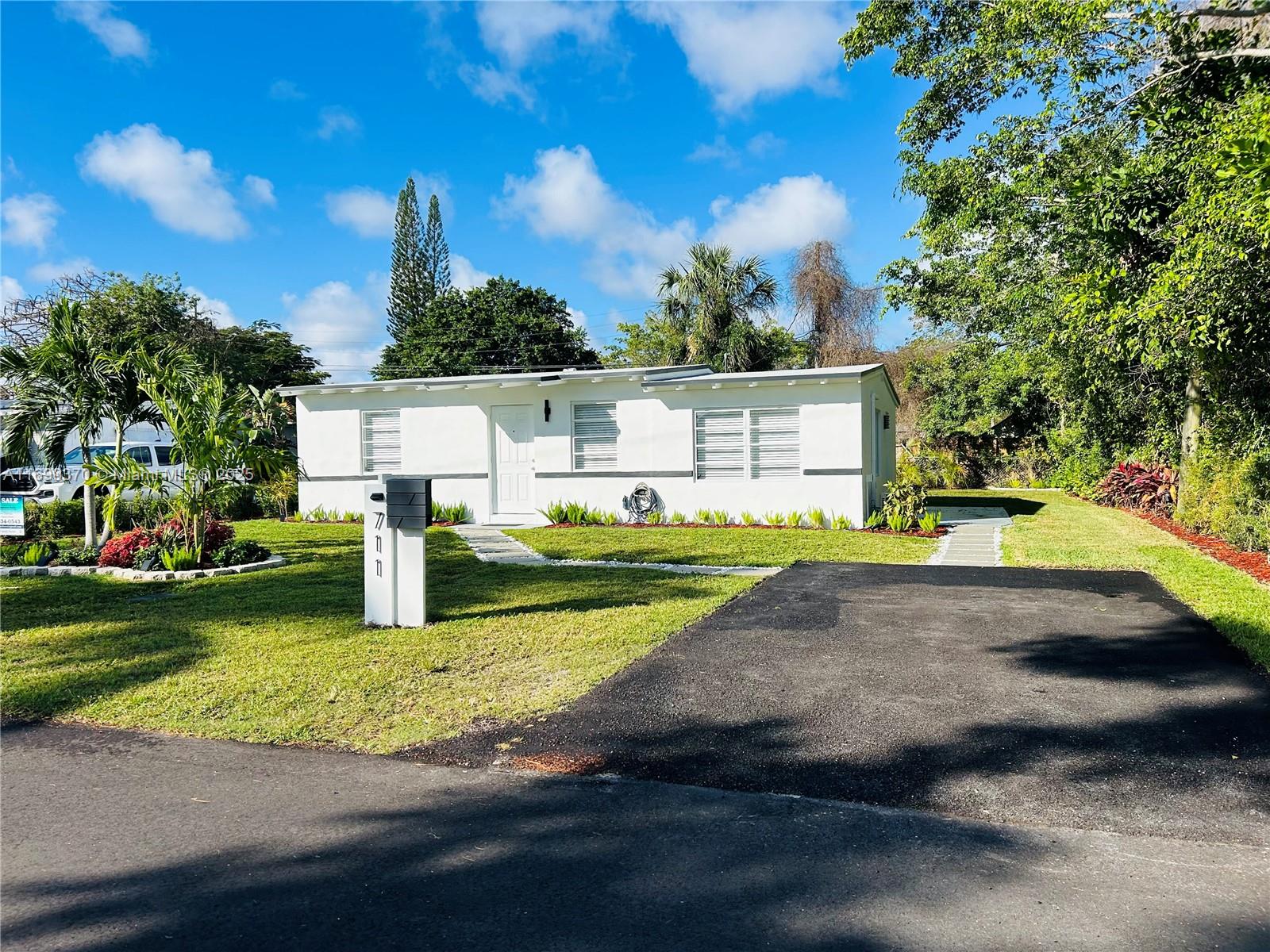 Property for Sale at 711 Ne 4th Ave, Pompano Beach, Broward County, Florida - Bedrooms: 3 
Bathrooms: 1  - $379,900