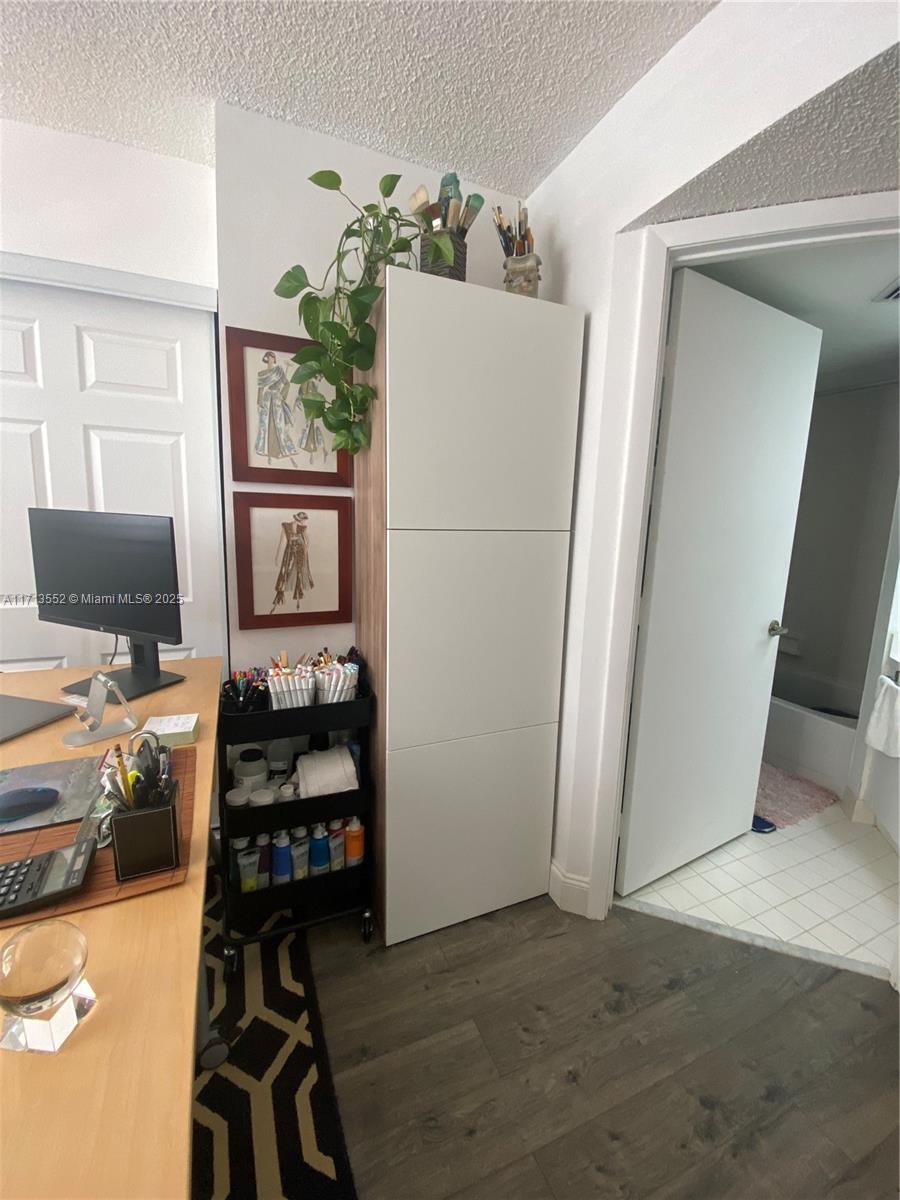 KEYS GATE CONDO NO SEVEN - Residential