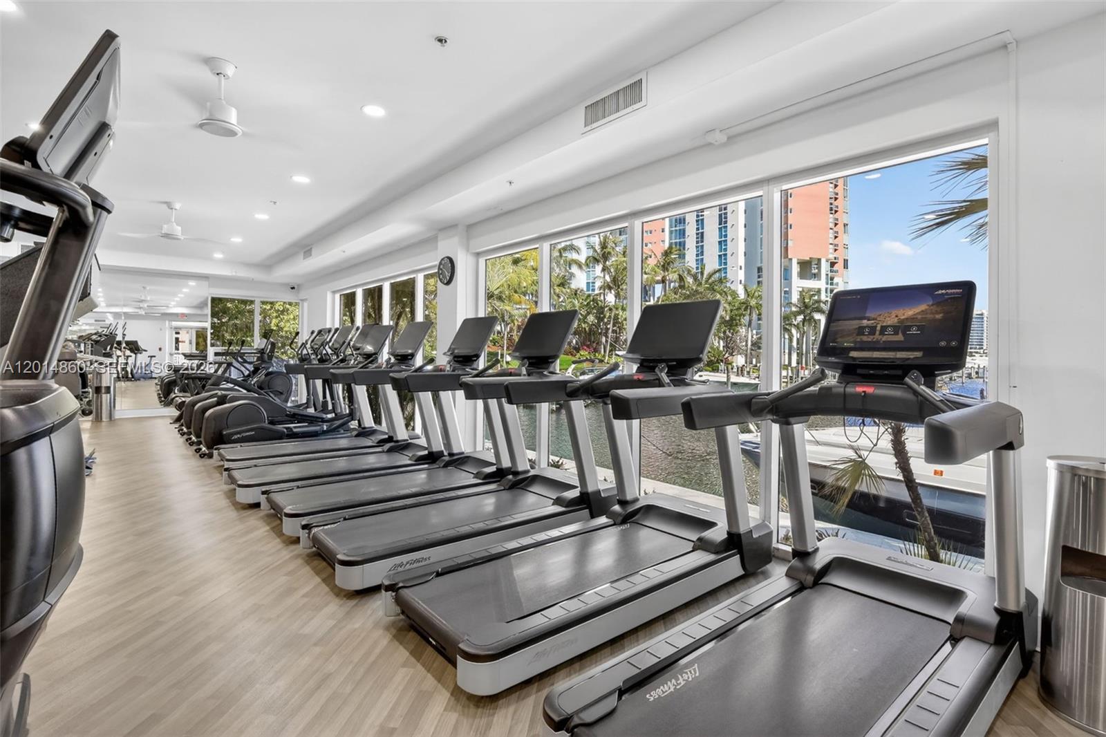 AVENTURA MARINA CONDO NUM - Residential