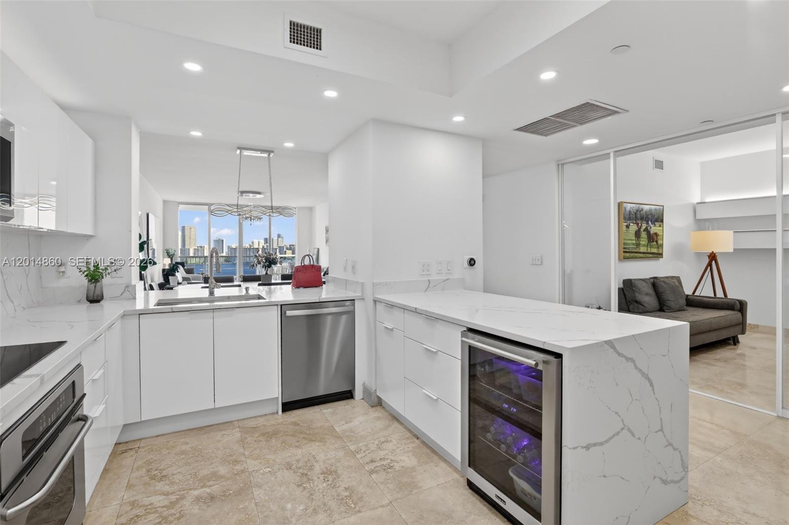 AVENTURA MARINA CONDO NUM - Residential