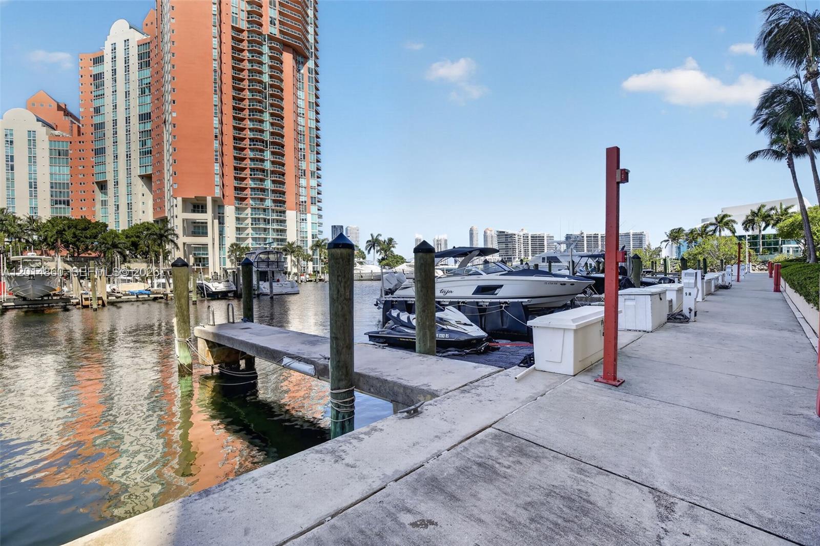 AVENTURA MARINA CONDO NUM - Residential