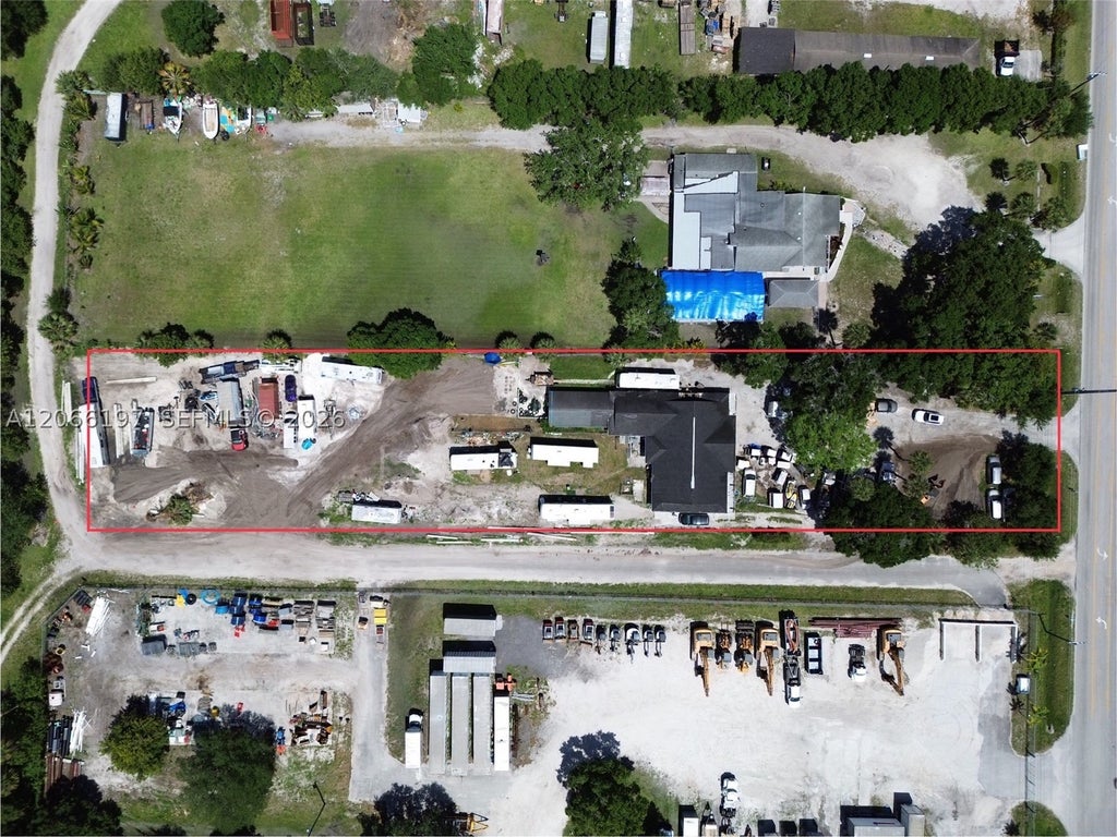 Photo of 603 S 33rd St, Fort Pierce, FL 34947 (MLS # A12066197)