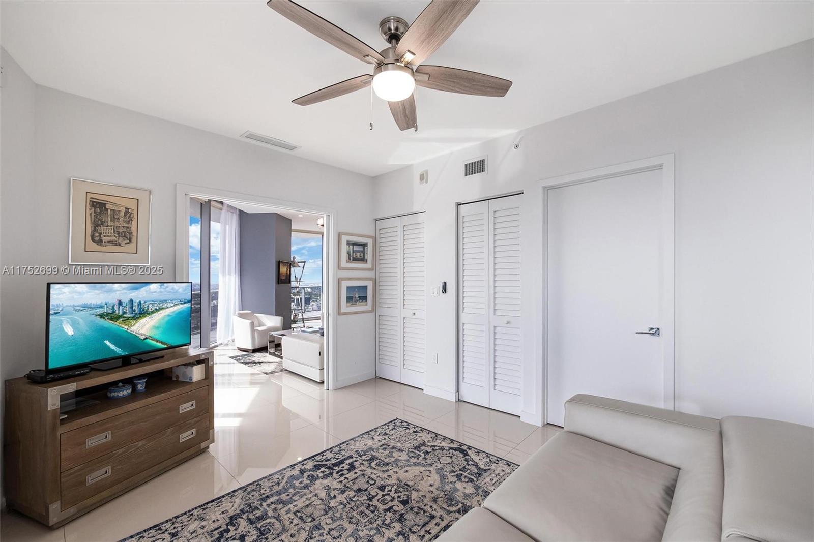 ARIA ON THE BAY CONDO - Residential