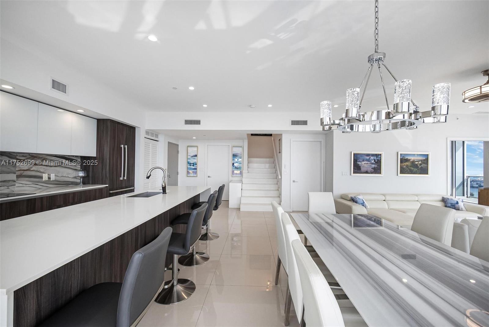 ARIA ON THE BAY CONDO - Residential