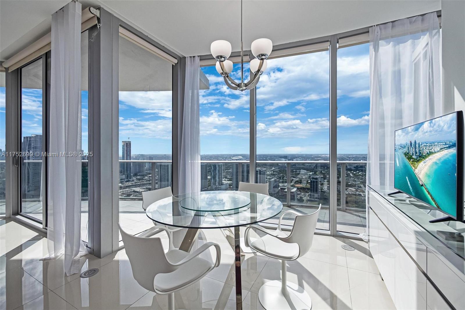 ARIA ON THE BAY CONDO - Residential