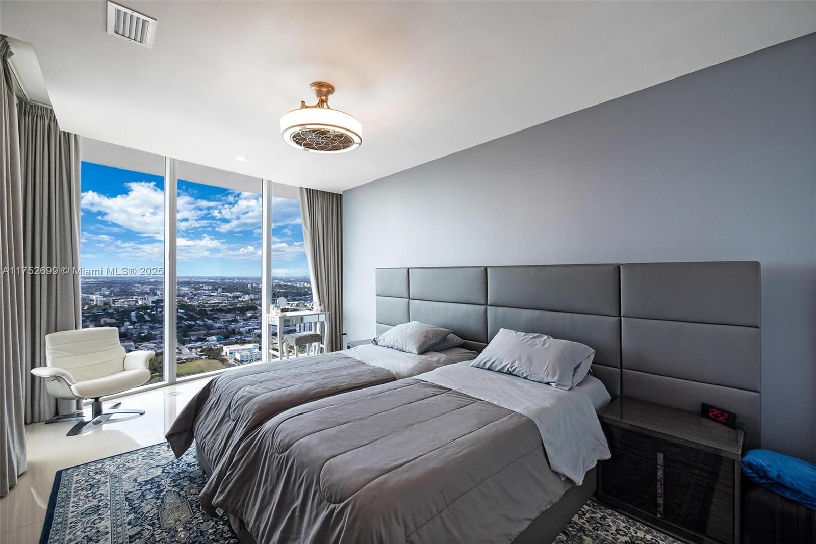 ARIA ON THE BAY CONDO - Residential