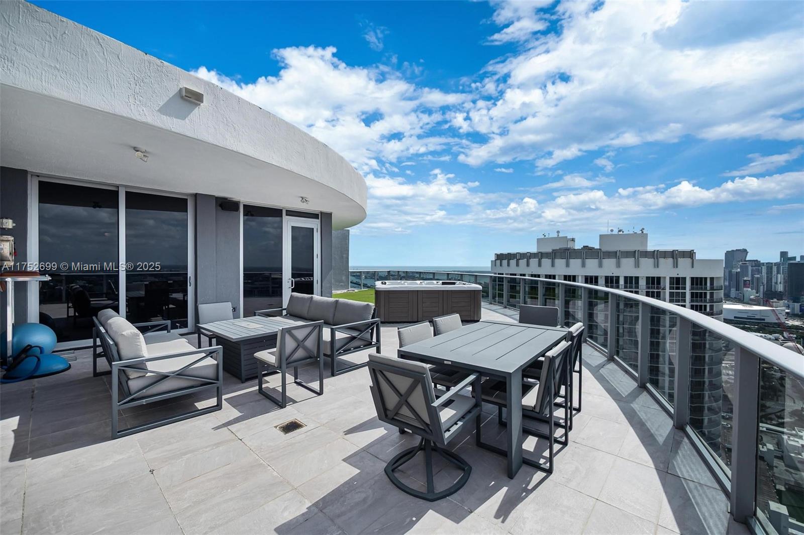 ARIA ON THE BAY CONDO - Residential
