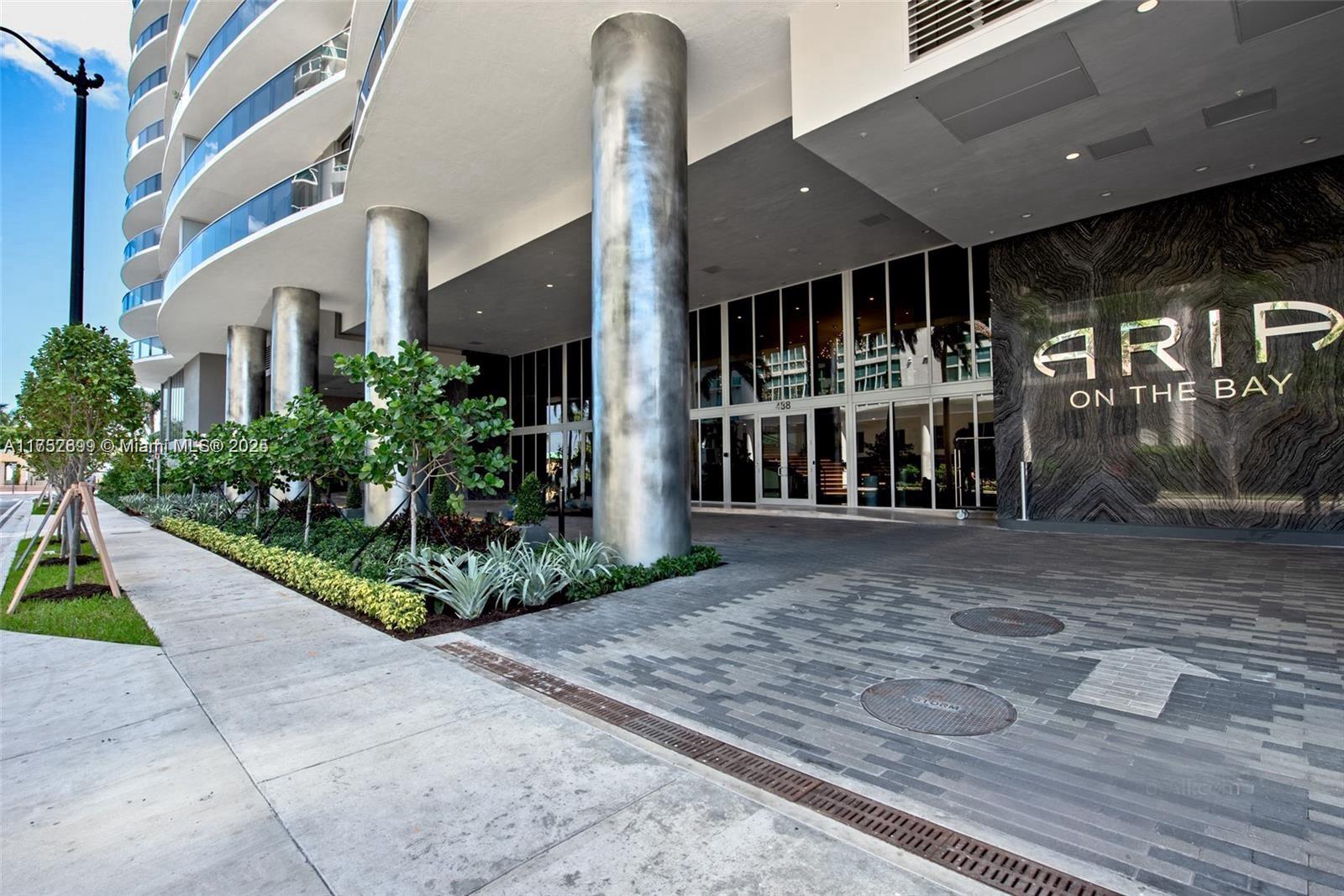 ARIA ON THE BAY CONDO - Residential