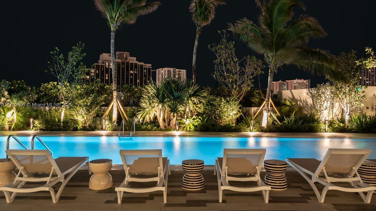 ARIA ON THE BAY CONDO - Residential
