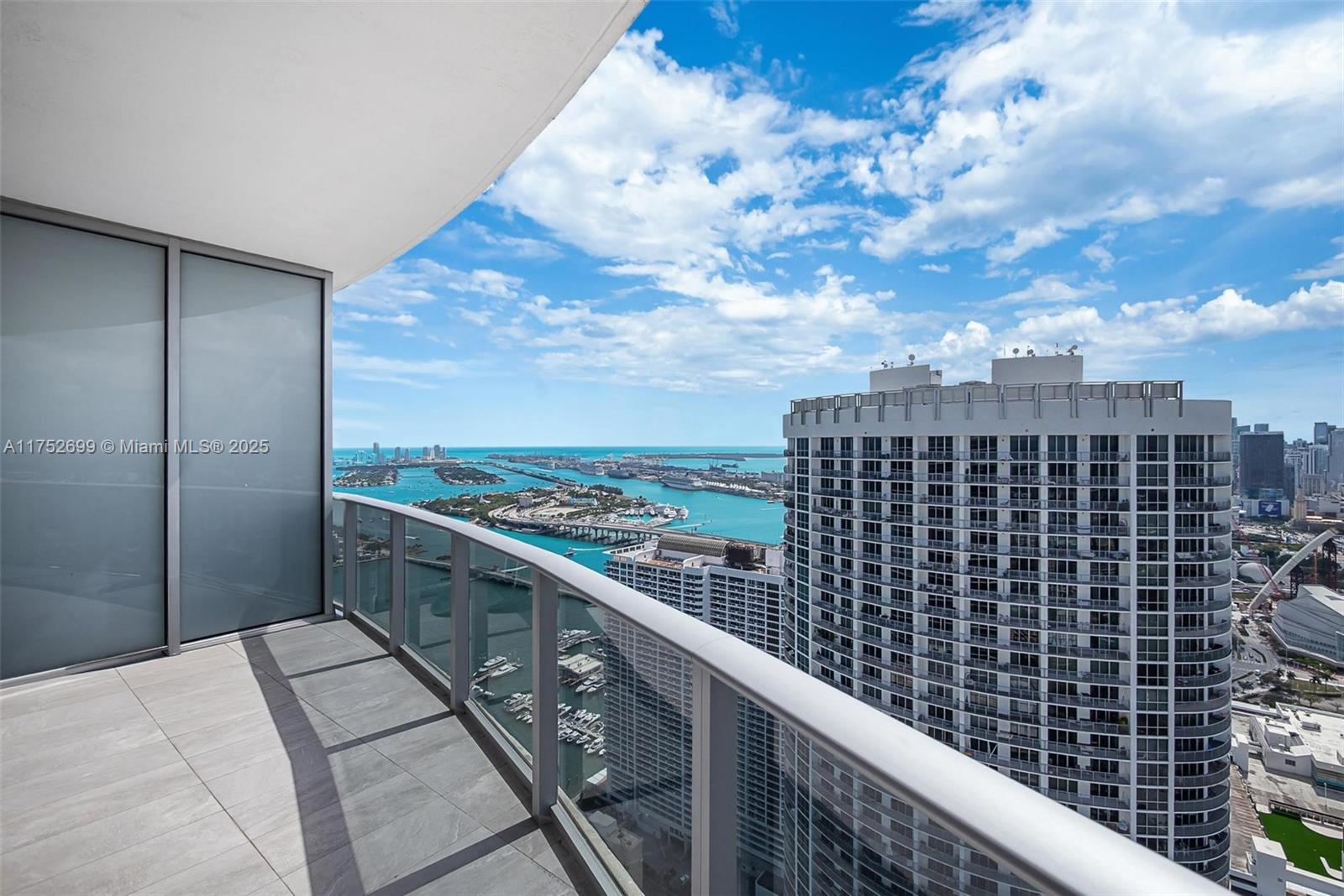 ARIA ON THE BAY CONDO - Residential
