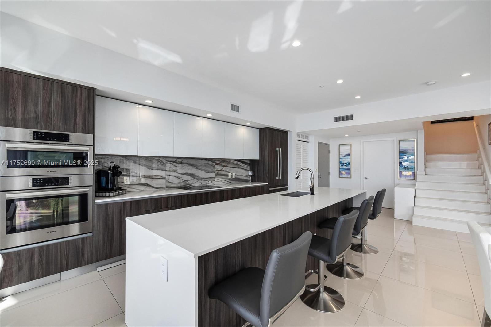 ARIA ON THE BAY CONDO - Residential