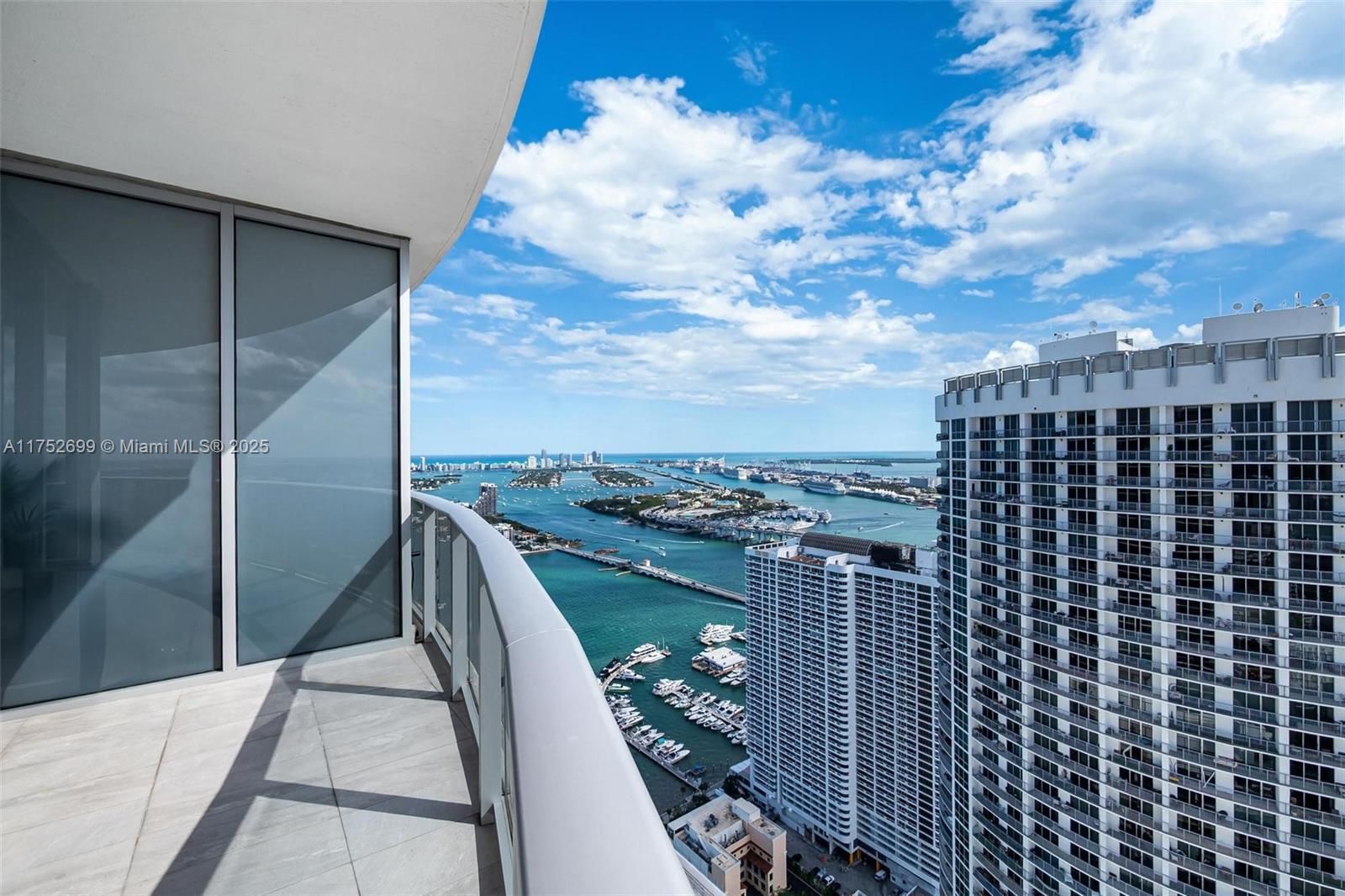 ARIA ON THE BAY CONDO - Residential