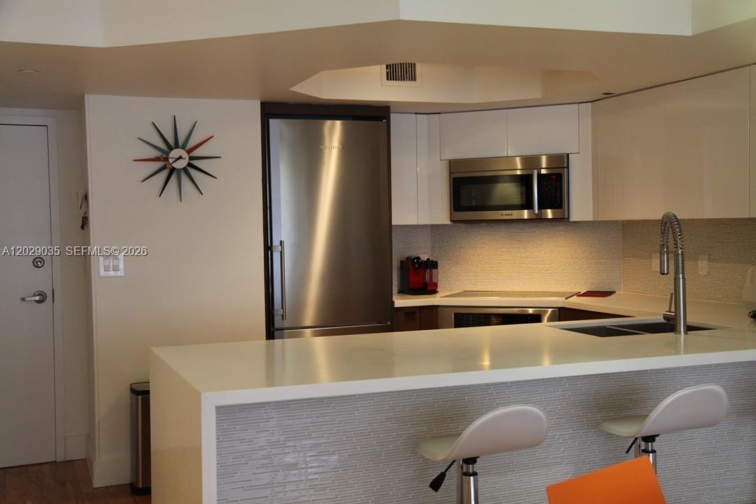 8911 Collins Ave 1104
