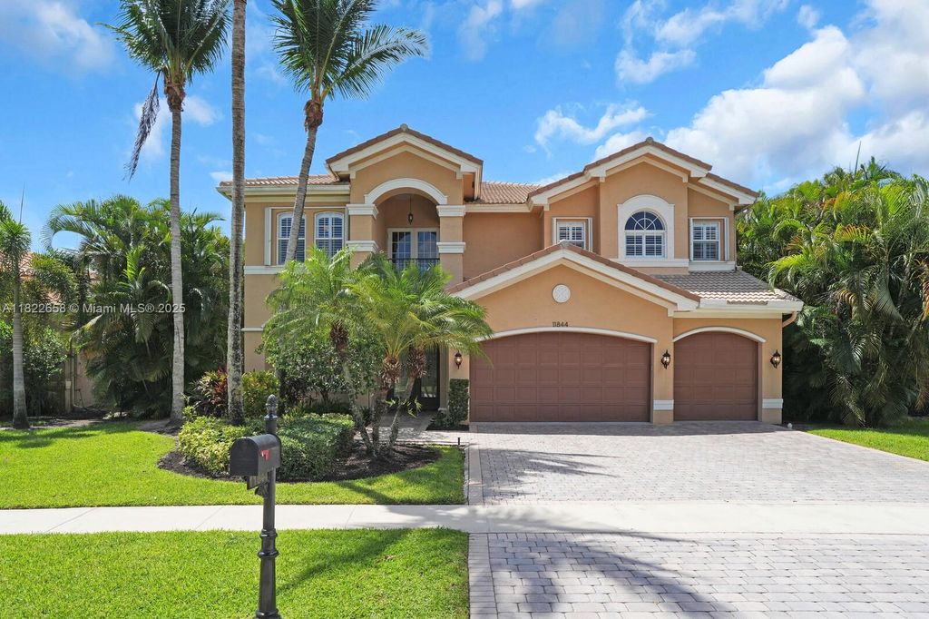 Photo of 11844 Foxbriar Lake Trl, Boynton Beach, FL 33473 (MLS # A11822658)
