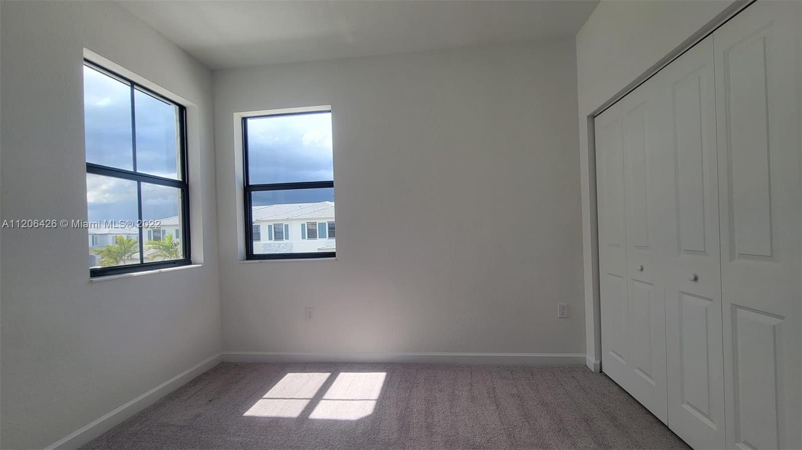 PINE VISTA - Residential Lease