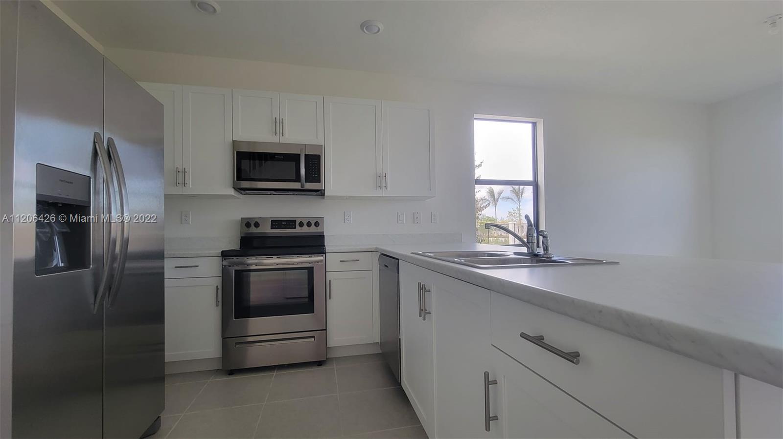 PINE VISTA - Residential Lease