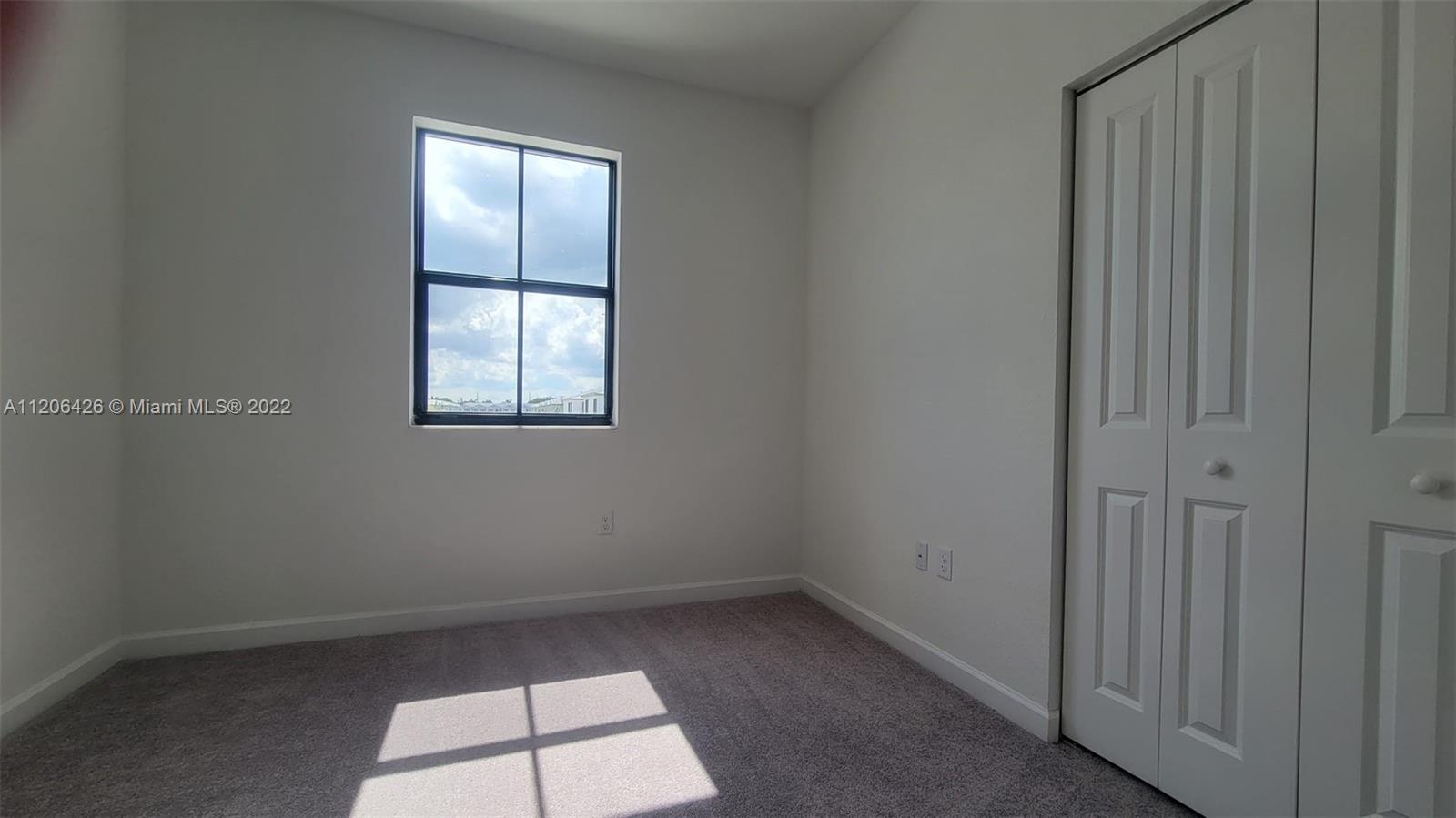 PINE VISTA - Residential Lease