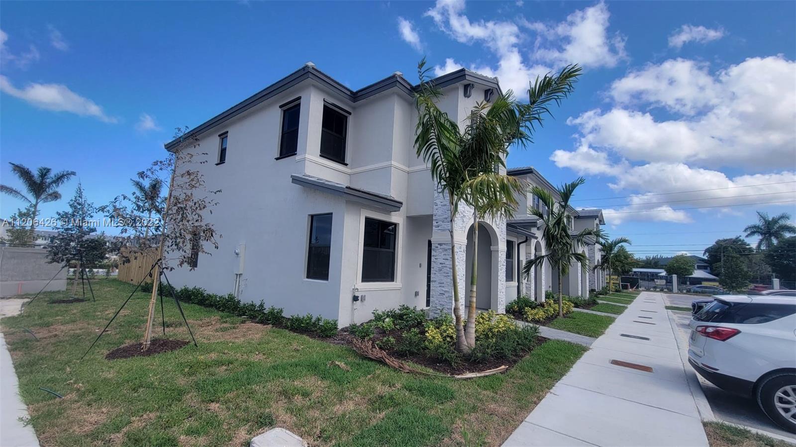 PINE VISTA - Residential Lease