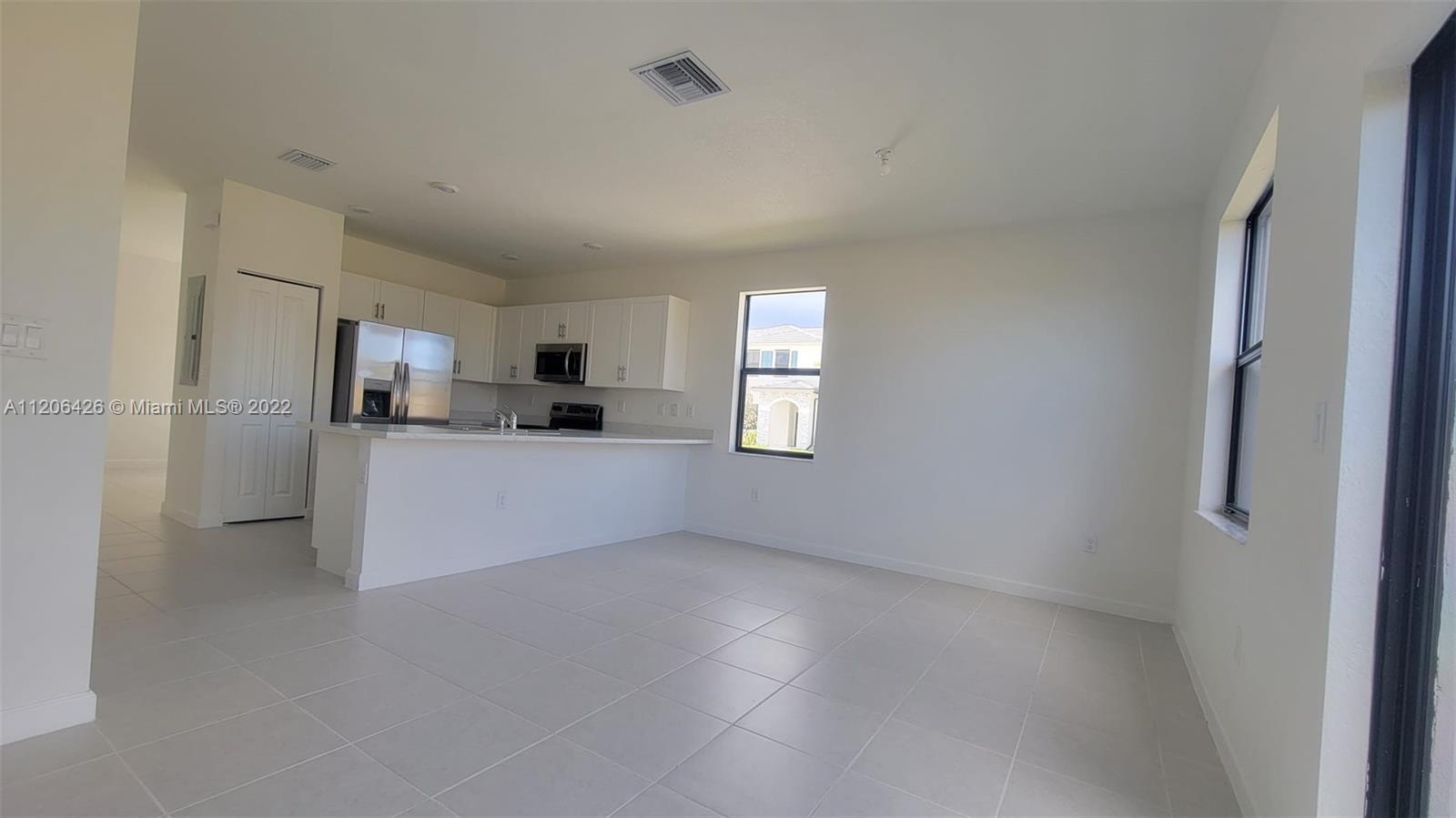 PINE VISTA - Residential Lease