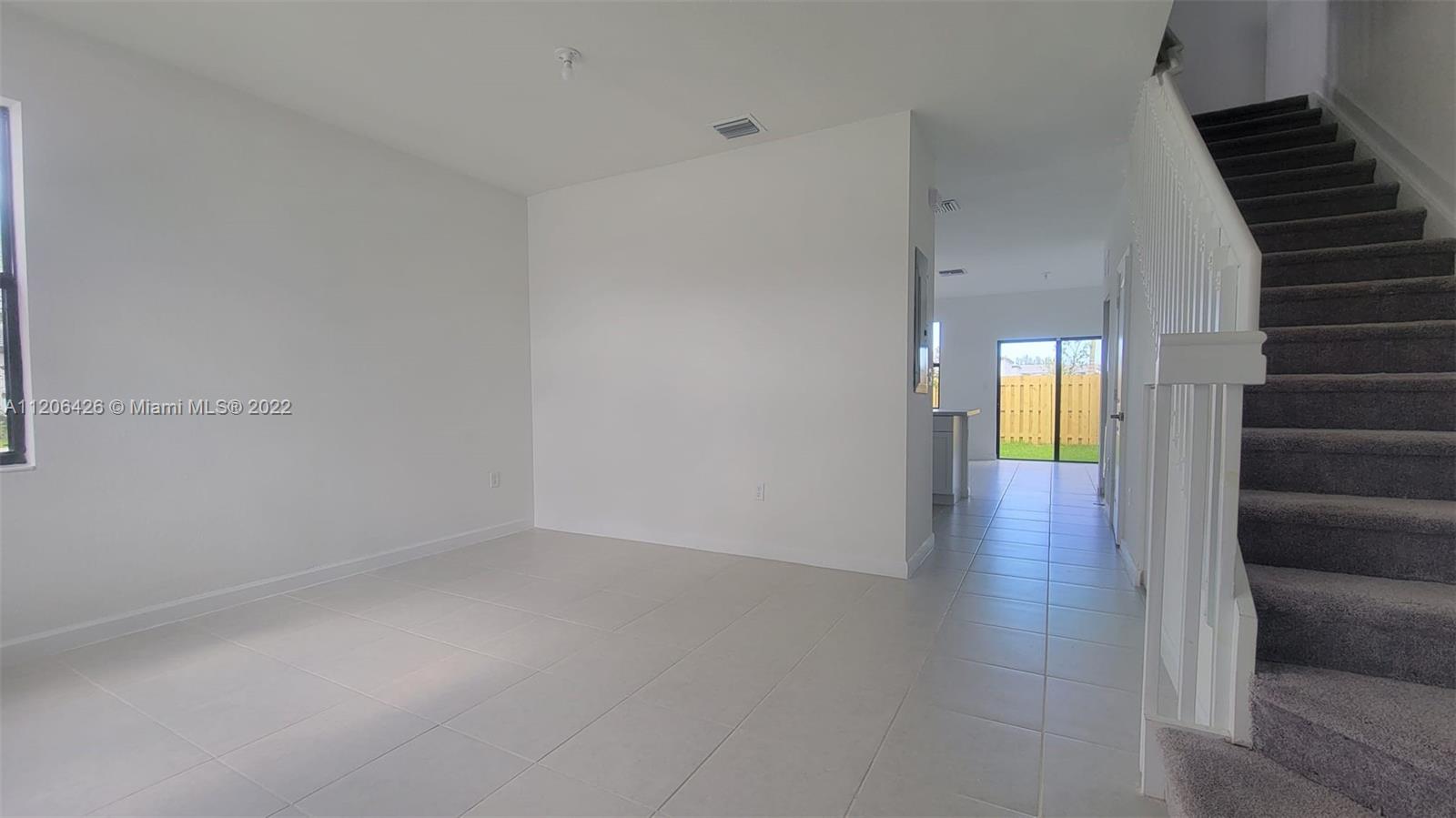 PINE VISTA - Residential Lease