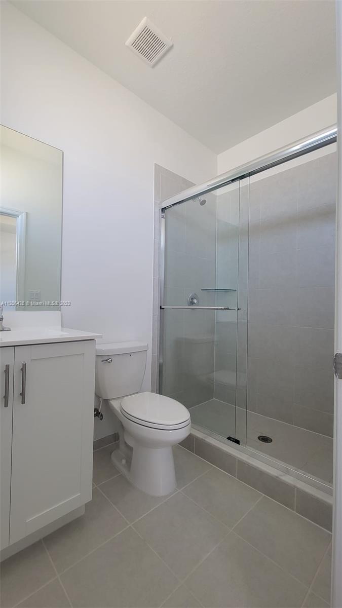 PINE VISTA - Residential Lease