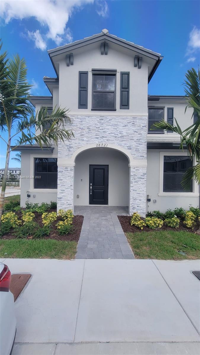 PINE VISTA - Residential Lease