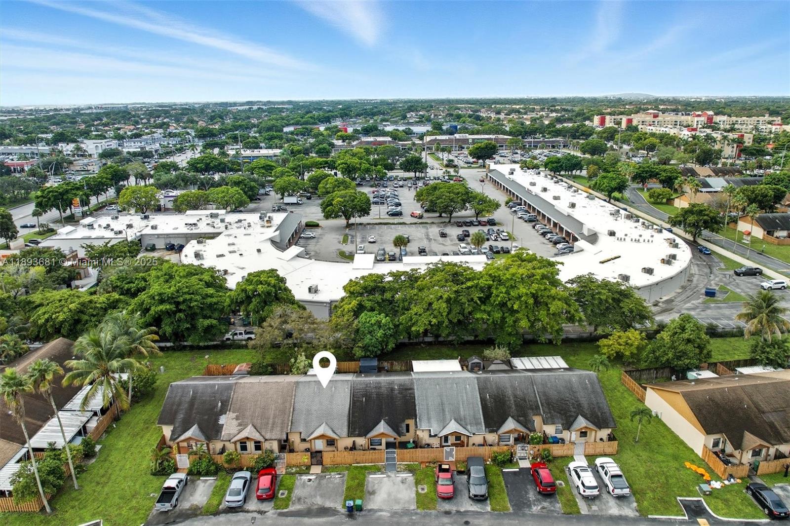COUNTRY LAKE MANORS TOWNH - Residential