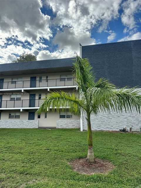 8000 Fairview Dr 306 Tamarac FL 33321